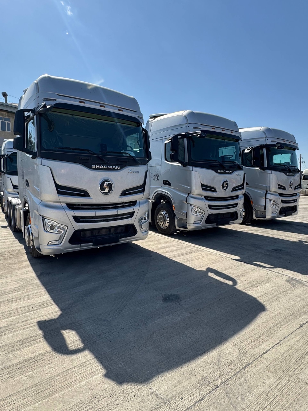 Shacman X6000 sedlali tyagachi, 6×4